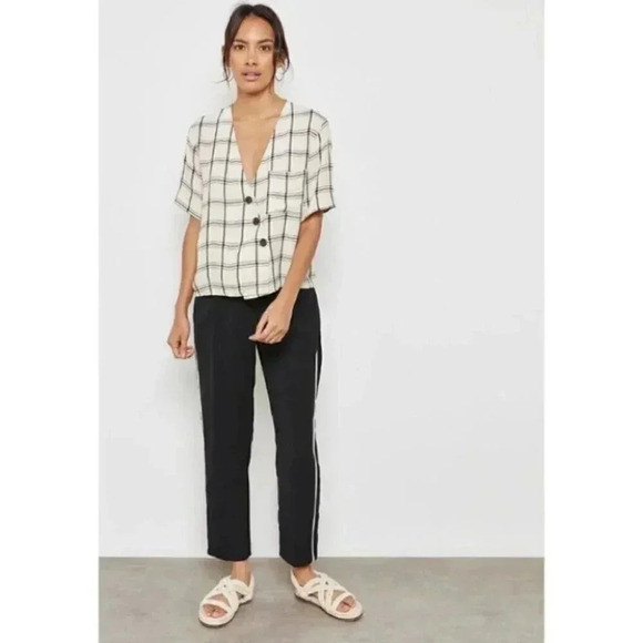 Topshop Trousers Relaxed Fit Pleated Pants Black White Side Stripe  Size 4 NWOT - Picture 4 of 14